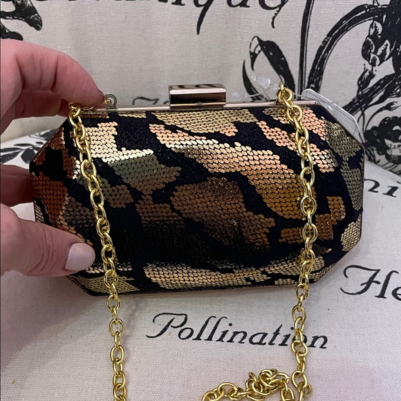 Jessica McClintock Gold and Black Patterned Clutch - Picture 3 of 8